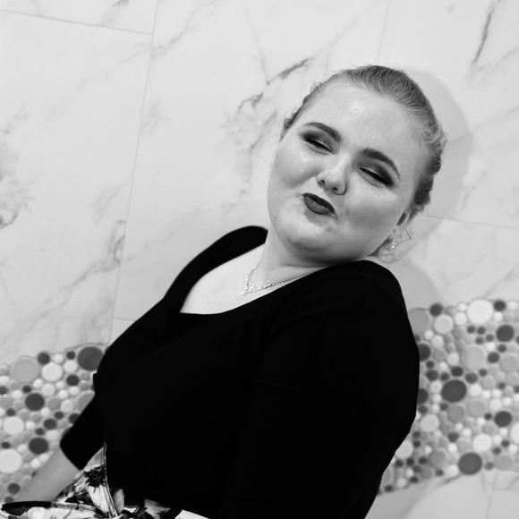 Meet your Posher, Haley - Picture 1 of 1